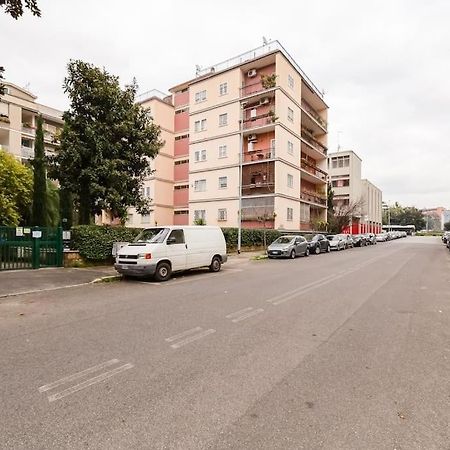 Exclusive Apartment In Eur Lake Roma Exterior foto