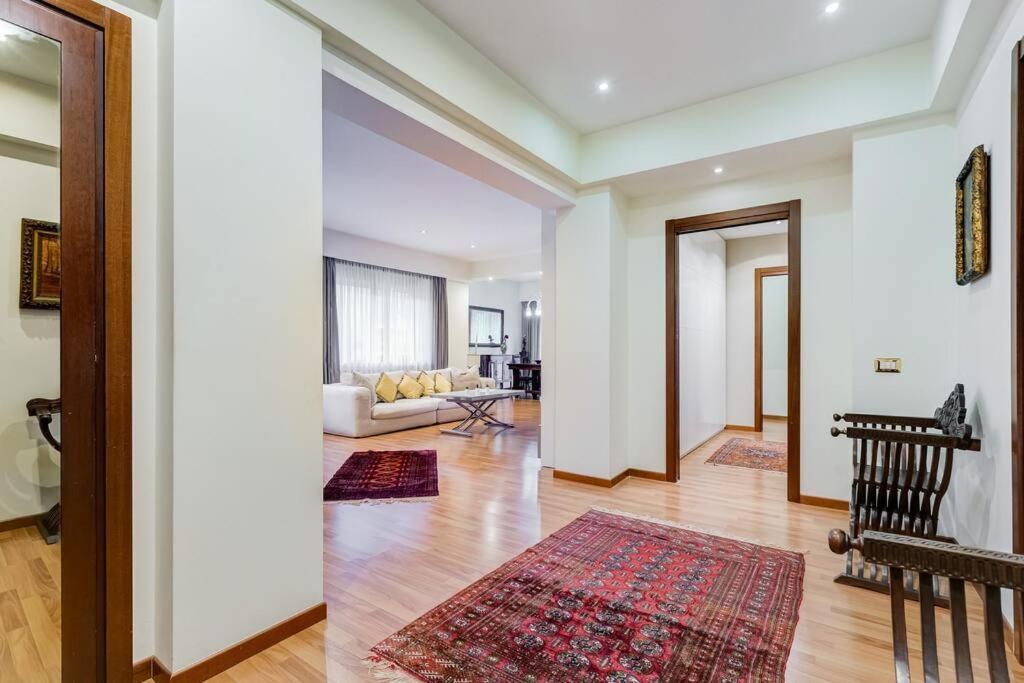 Exclusive Apartment In Eur Lake Roma Exterior foto