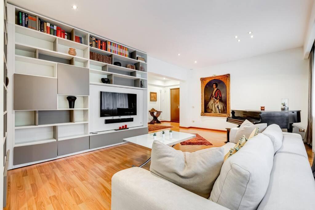 Exclusive Apartment In Eur Lake Roma Exterior foto