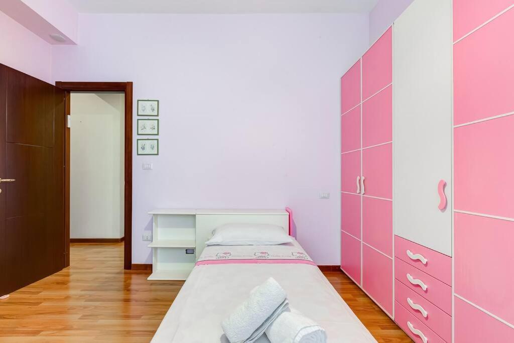 Exclusive Apartment In Eur Lake Roma Exterior foto