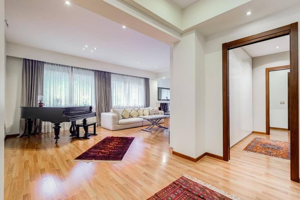 Exclusive Apartment In Eur Lake Roma Exterior foto